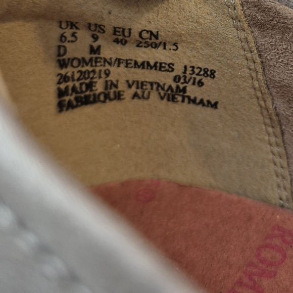 Clarks Artisan Candra Light Champagne Leather Ballet Flat Slip-On Shoe - Size 9 - Picture 13 of 13